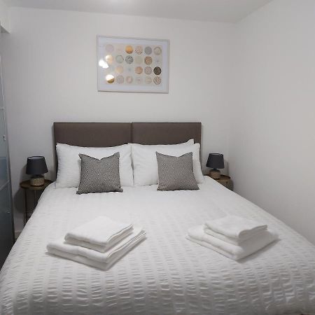 Lovely 1-Bedroom Condo With Parking On Premises Minworth Eksteriør billede